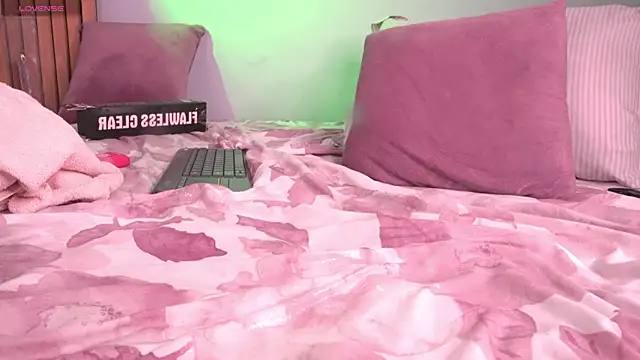 mia-reeves webcam