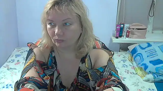 Lusi-777 live cam on StripChat