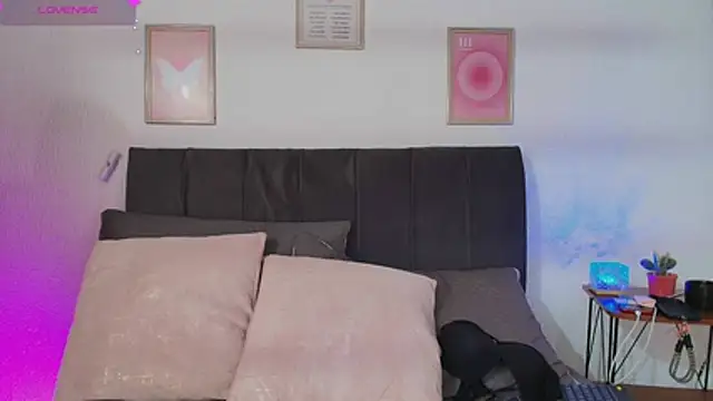 samm_curvy