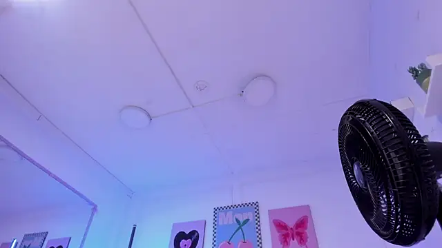 Sharon_Adamss webcam