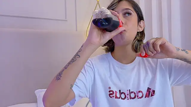 ZoeyPetit webcam