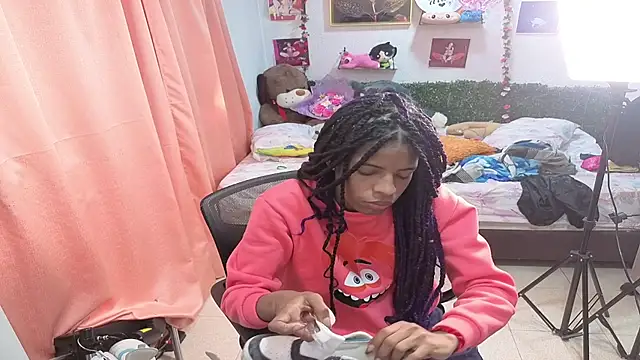 thianahorny live cam on StripChat