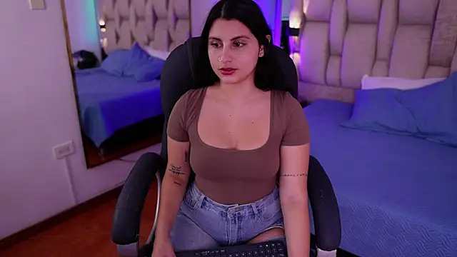 Luu_Princess live cam on StripChat