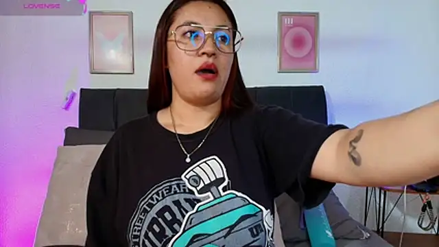 samm_curvy webcam