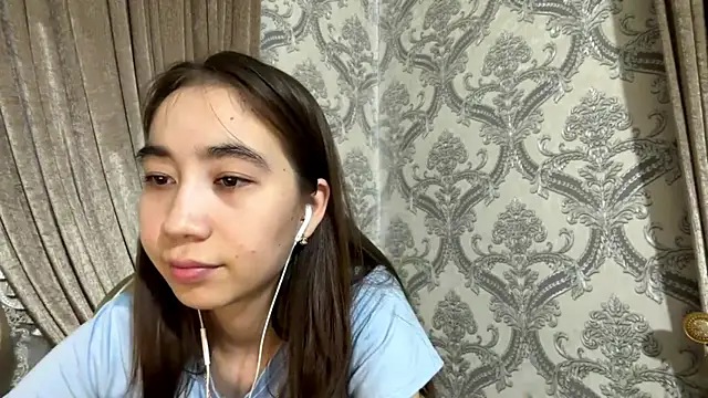 cocoSharms webcam