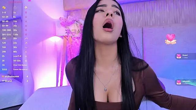 _kyraa_ (F teen) - Footjob + oil 😏🦶🏻