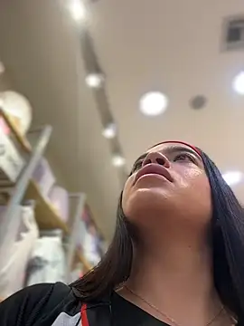 JuanitaMore01 live cam on StripChat