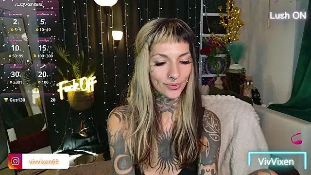 VivVixen live cam on StripChat