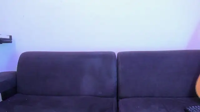 Henrikk_senn live cam on StripChat