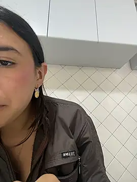 lilyrossi_ - LilyRossi_'s free webcam - UK Sex Cams