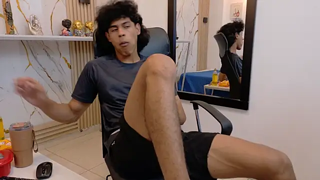Zayn_Fox32 live cam on StripChat