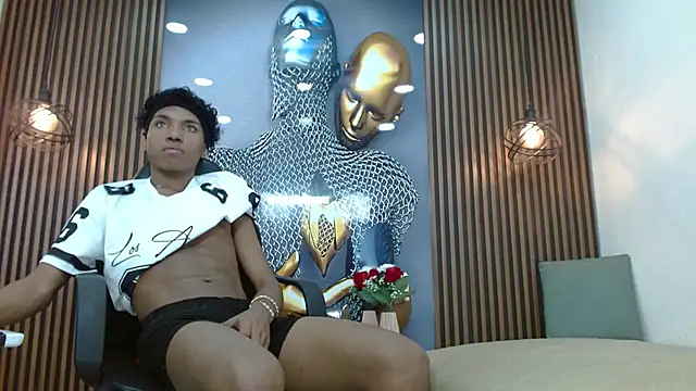 AlessandroBlack_ live cam on StripChat