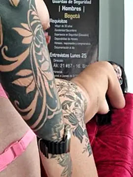 angela__05 (Ask my age) - She gives me on all fours with the dildo