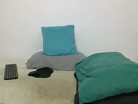 TRIISTAN_KING10 live cam on StripChat