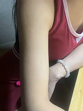 Mina048 live cam on StripChat
