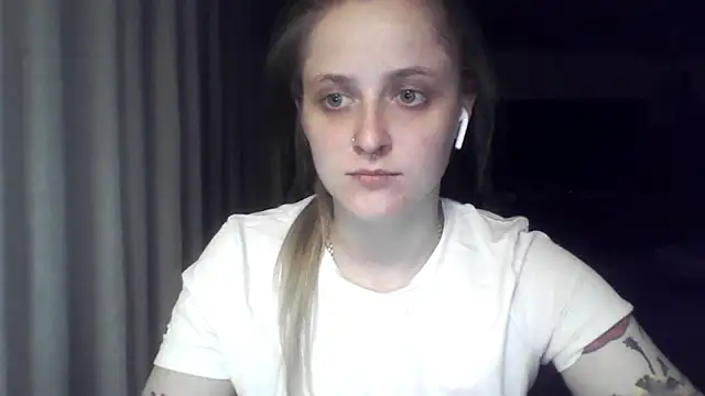 LeaWetGirl webcam