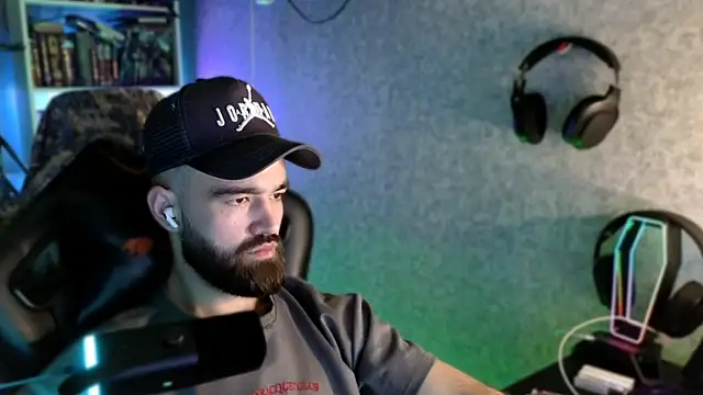 _Serious_Man webcam