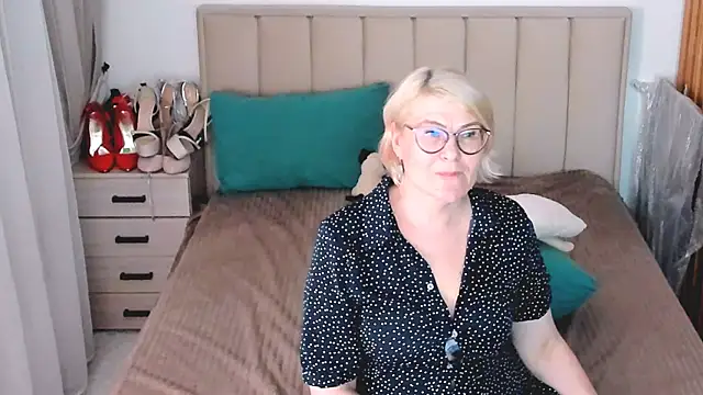 sabrinamacmarren webcam