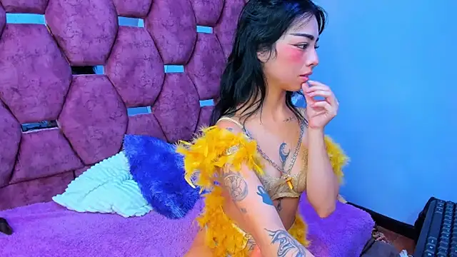 _Ivy_Luna live cam on StripChat