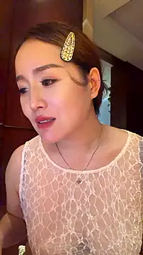 momoli60 live cam on StripChat