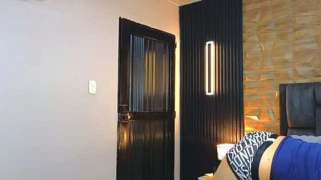 FelipeAndMarcello3 live cam on StripChat