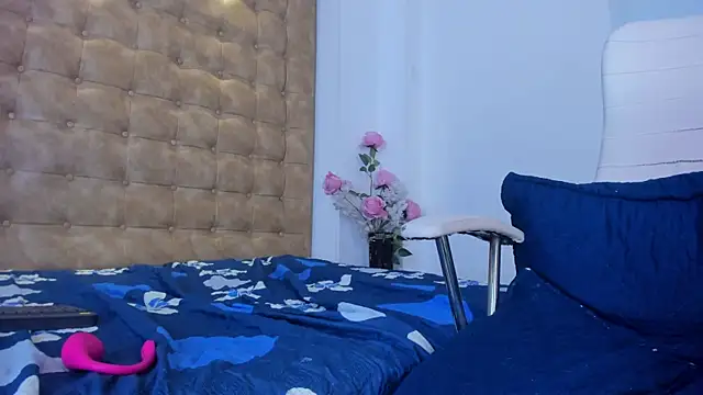 violet_giraldo webcam
