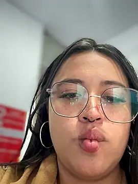 Mia_Risky-1 webcam