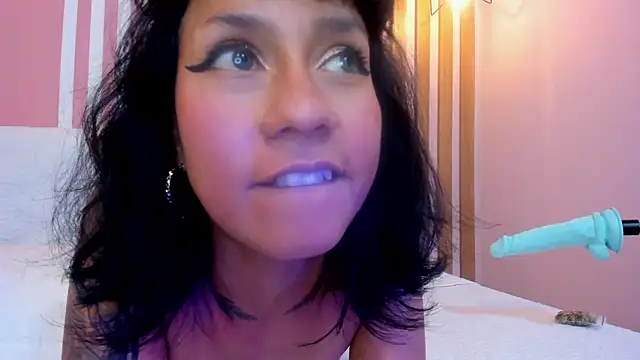 Valkiriia_wiine webcam