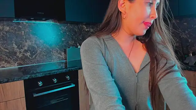 Elyra_Noir webcam