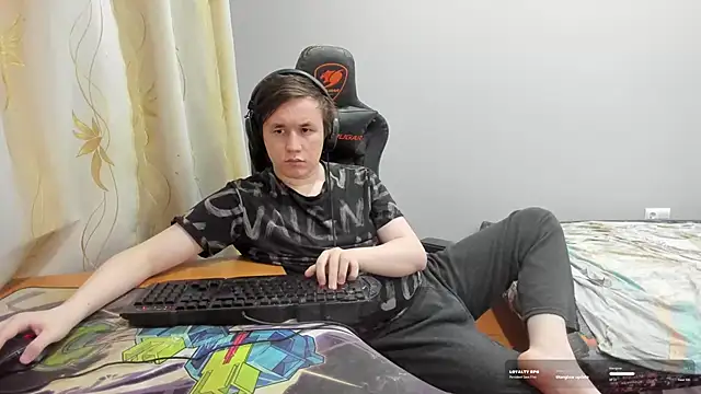 iliaskrislove - Iliaskrislove's free webcam - UK Sex Cams