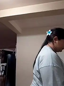 LauraHorny69 webcam