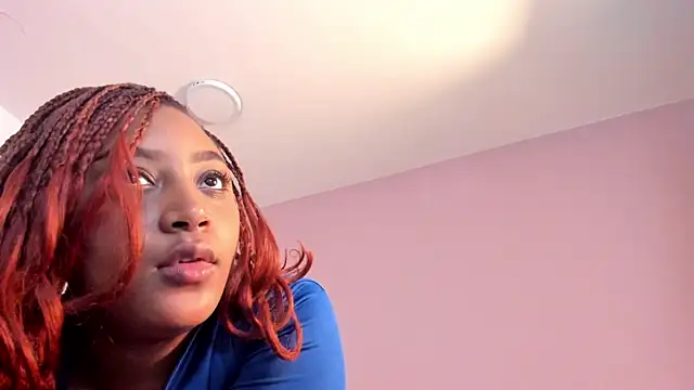 Adelehottman webcam