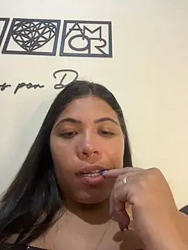 ZahraAmira_ webcam