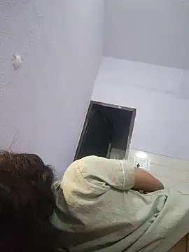 cute_radhikaa live cam on StripChat