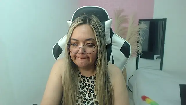 samy_vsn live cam on StripChat