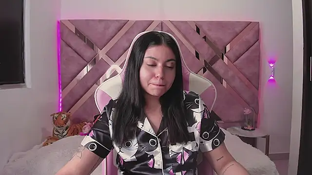 tigerbaby_ live cam on StripChat