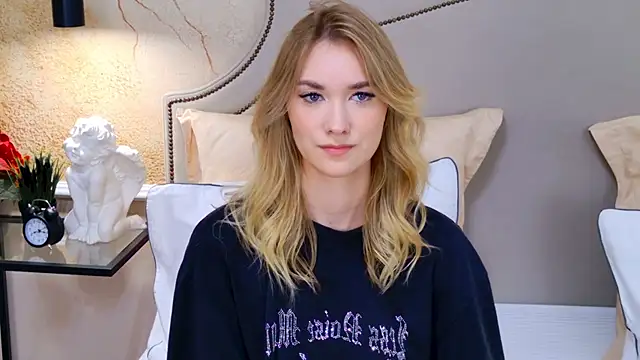 AmadaReine webcam
