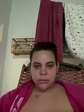 Adriputinha live cam on StripChat
