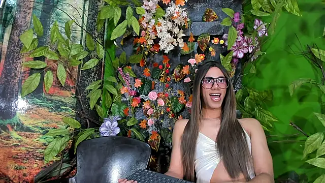 Elena_and_Julian webcam
