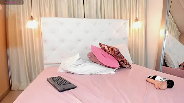 Samantha_Lenox webcam