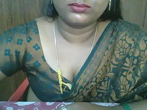 Tamil_hot_Shalini live cam on StripChat