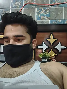BeardKingoBack live cam on StripChat
