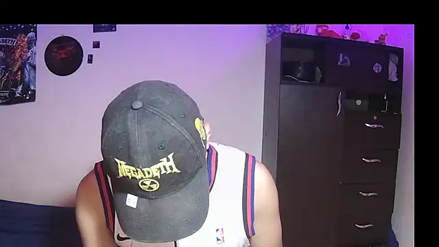 Fenix_hardcock live cam on StripChat