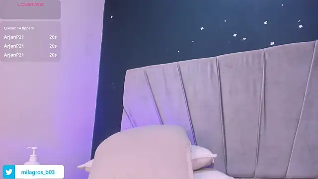 Shana_03 live webcam
