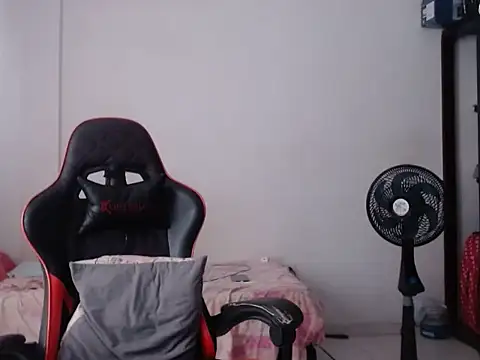 Adriana_0312 webcam