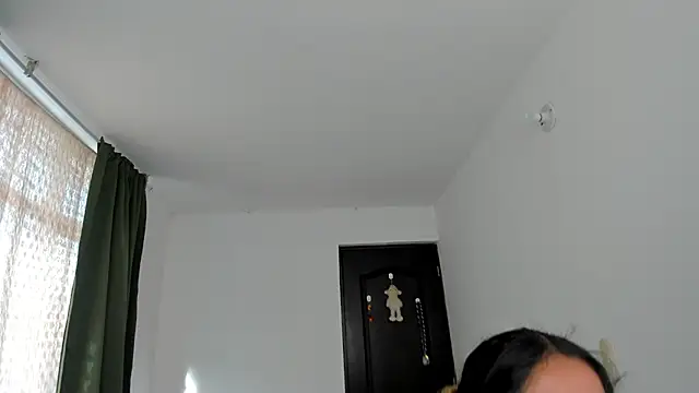 Lucia_Fuster live cam on StripChat