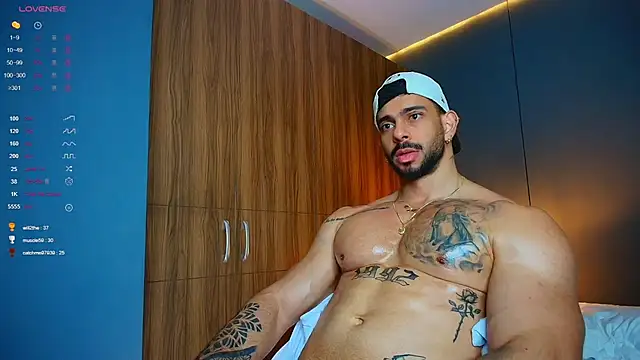 massimo_visconti live cam on StripChat