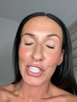 lola_tentatiion webcam