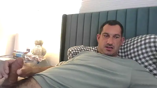 ckraiders84 live cam on StripChat