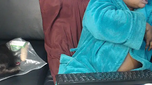 BustyNina41 webcam